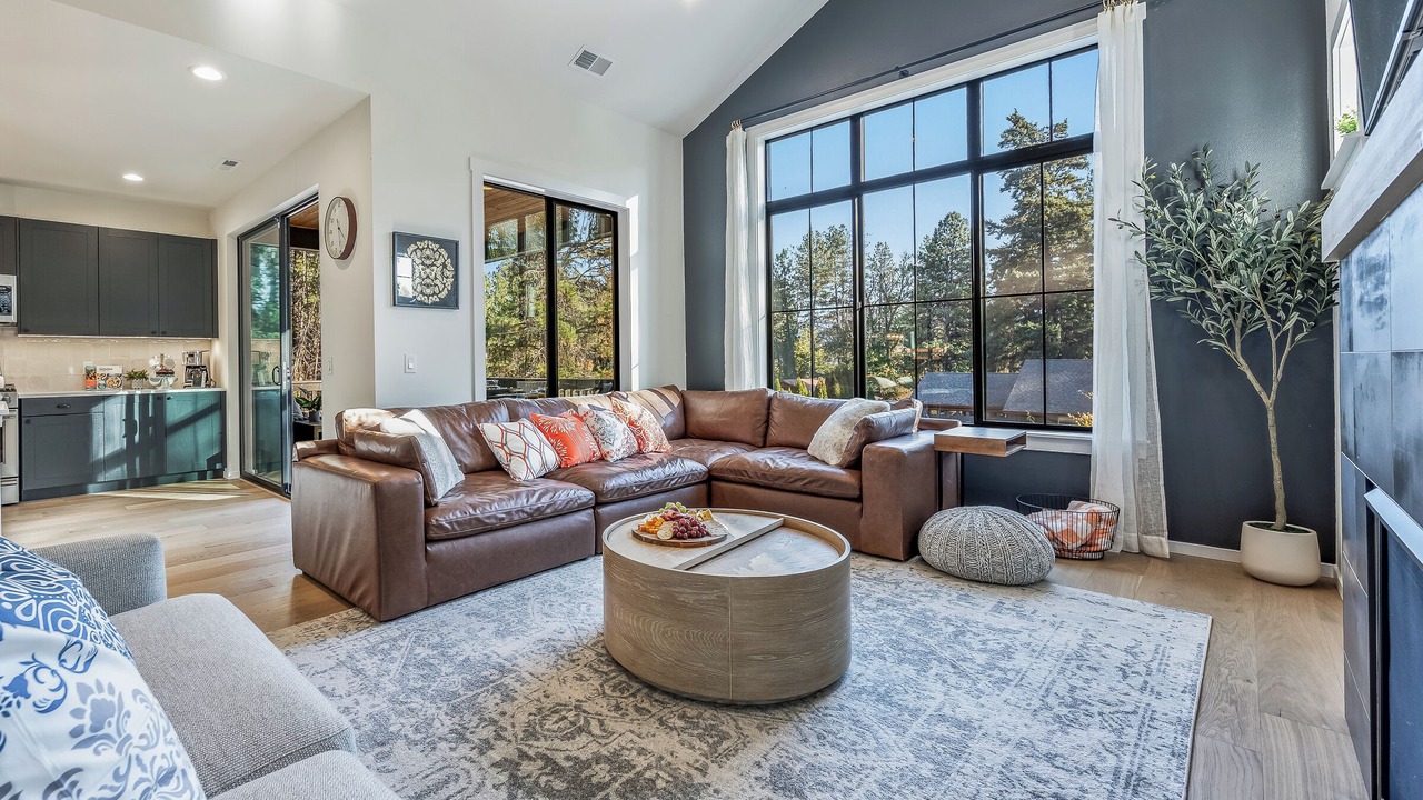 Photo of Livingroom in Cle Elum
