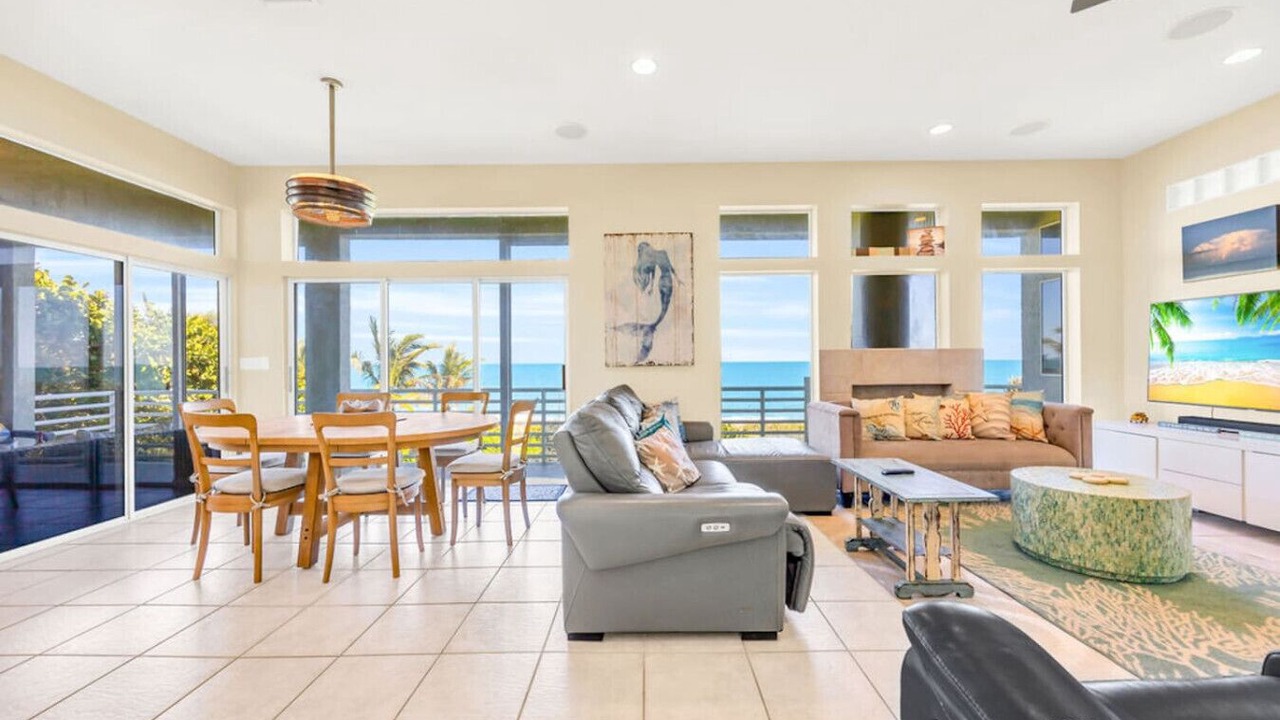 Photo of Livingroom in Melbourne Beach