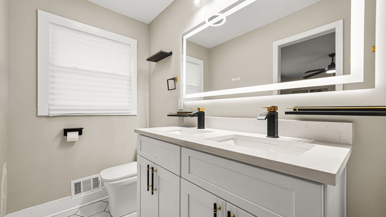Photo of Bathroom in Candler-McAfee