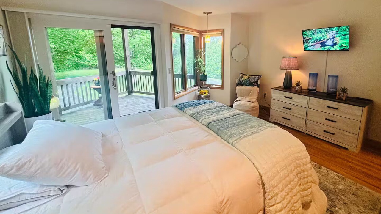 Photo of Bedroom in New Lebanon