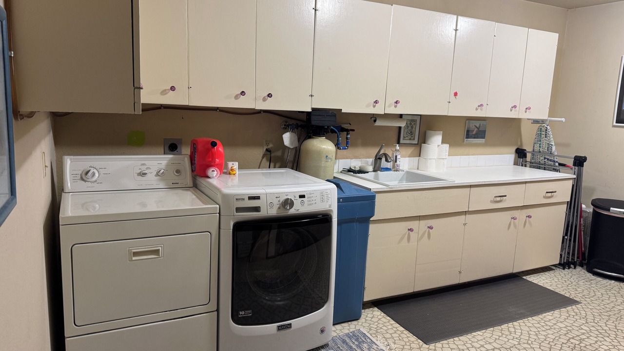 Photo of Others in Bayshore - Klatt