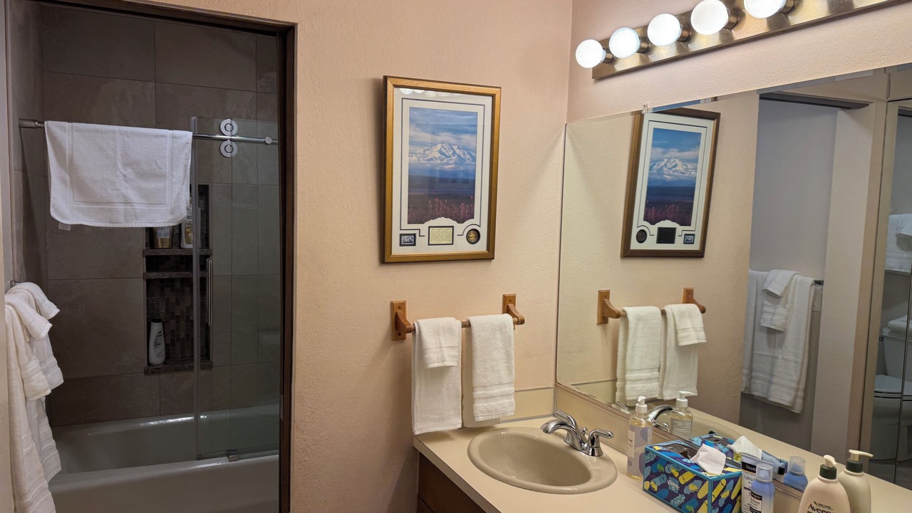 Photo of Bathroom in Bayshore - Klatt