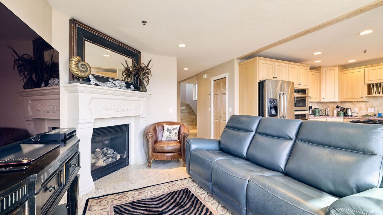 Photo of Livingroom in Homer