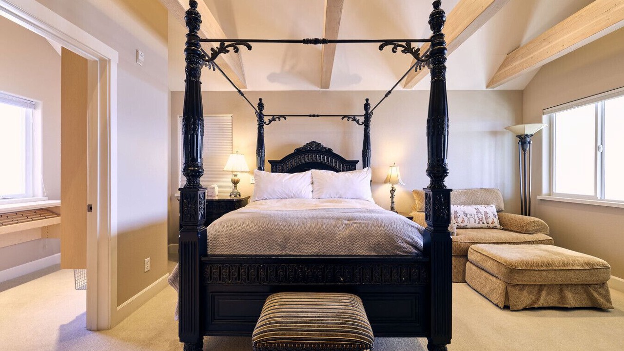 Photo of Bedroom in Homer