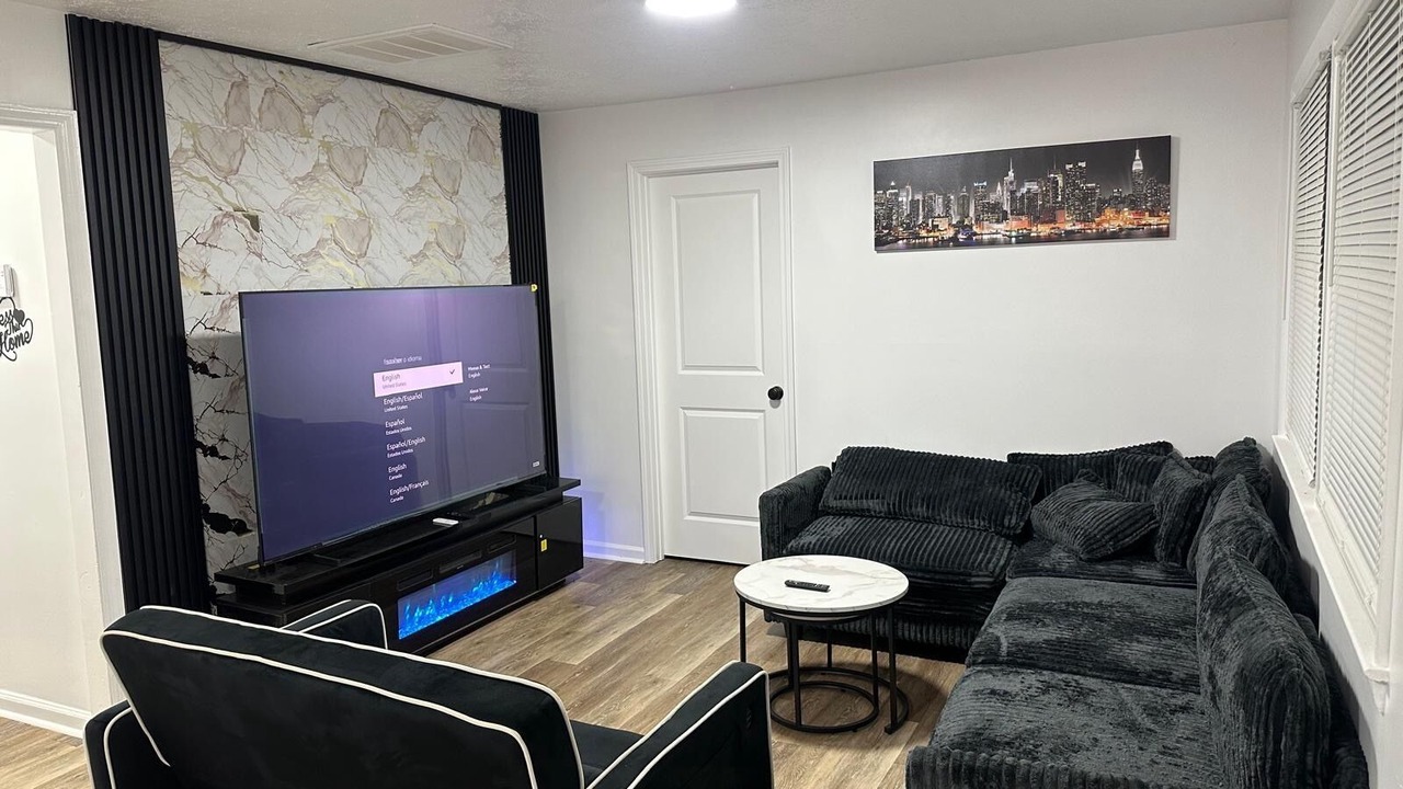 Photo of Livingroom in Tucker