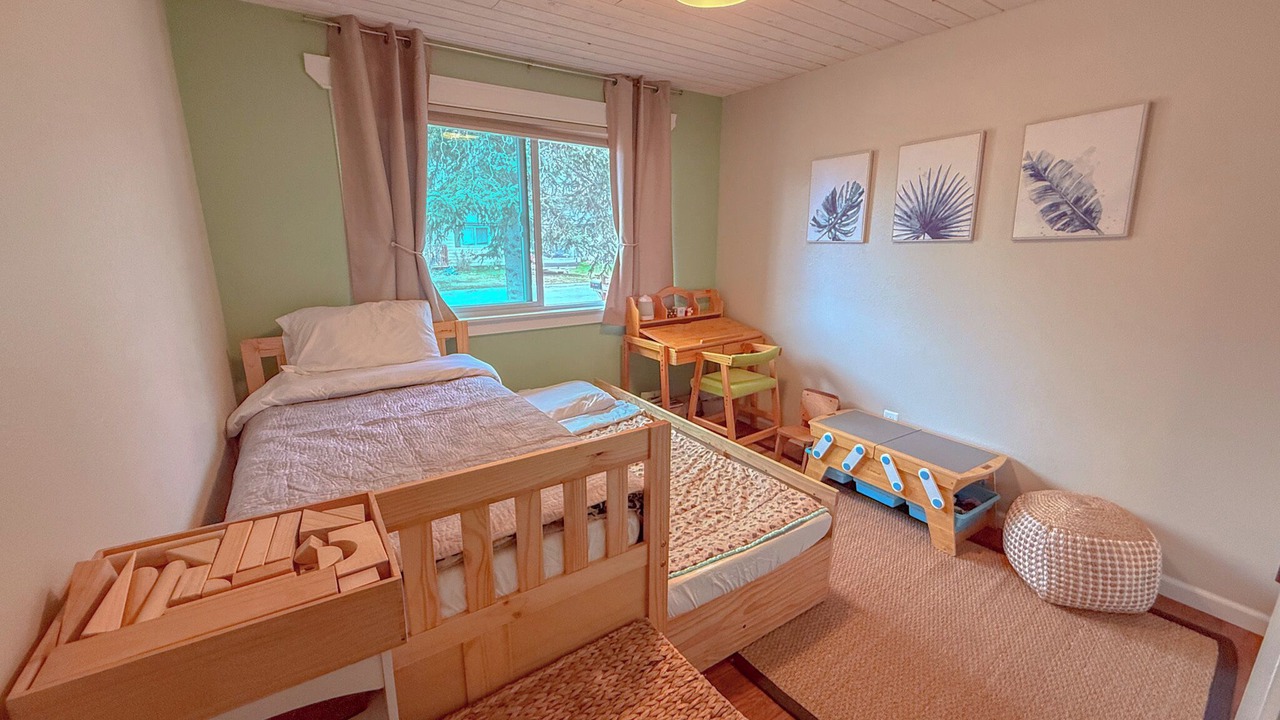 Photo of Bedroom in Northeast Anchorage