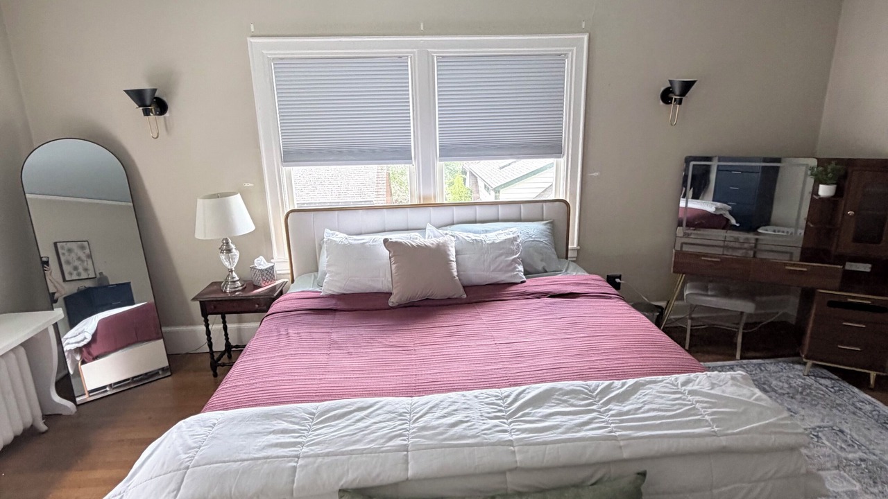 Photo of Bedroom in Downtown Juneau