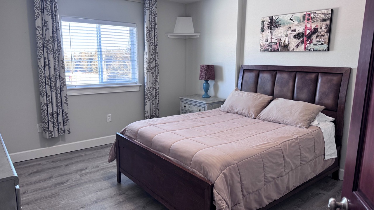 Photo of Bedroom in Diamond Ridge