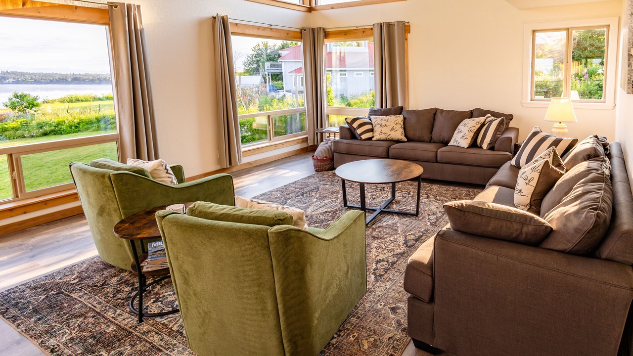 Photo of Livingroom in Homer