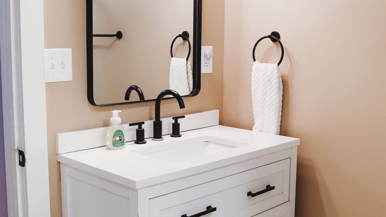 Photo of Bathroom in Buckeye Lake