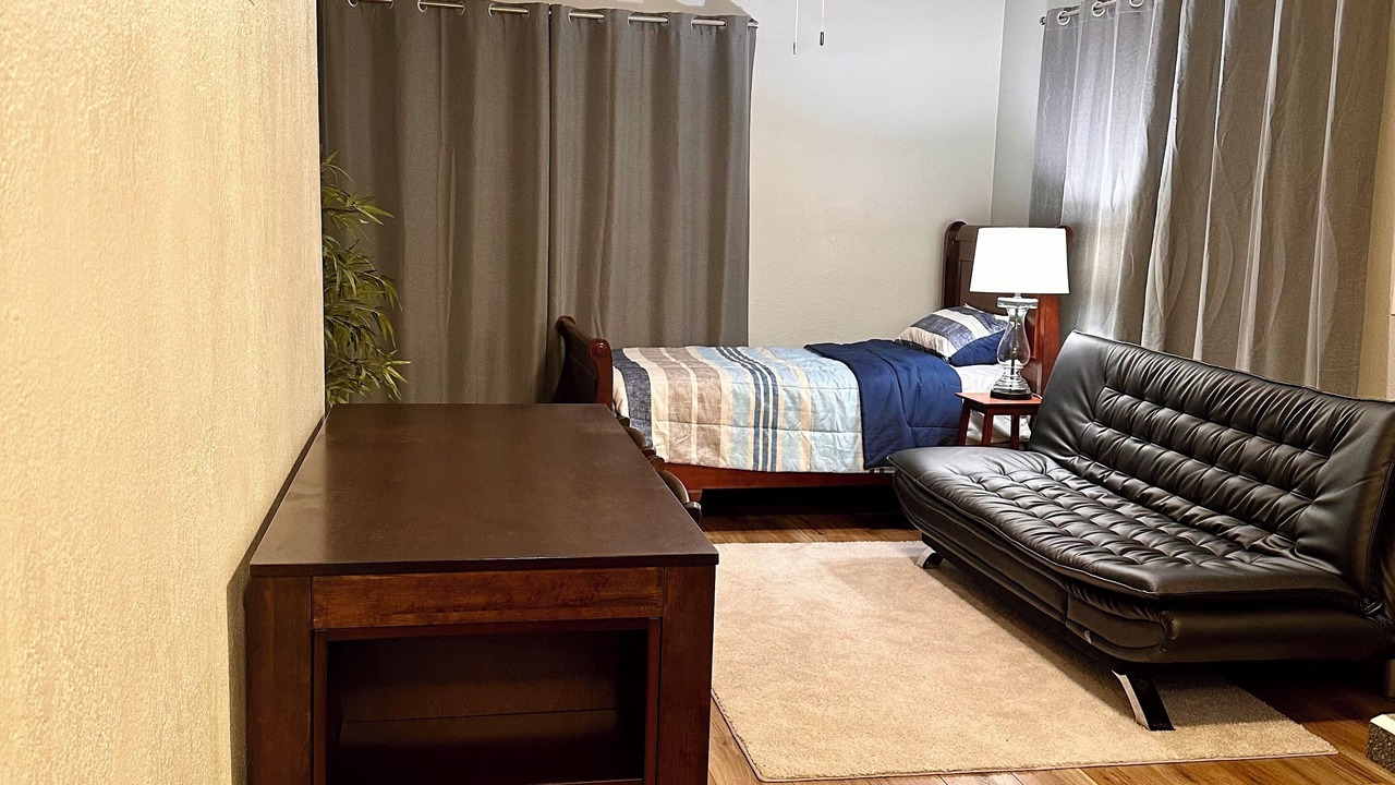 Photo of Bedroom in Russian Jack Park