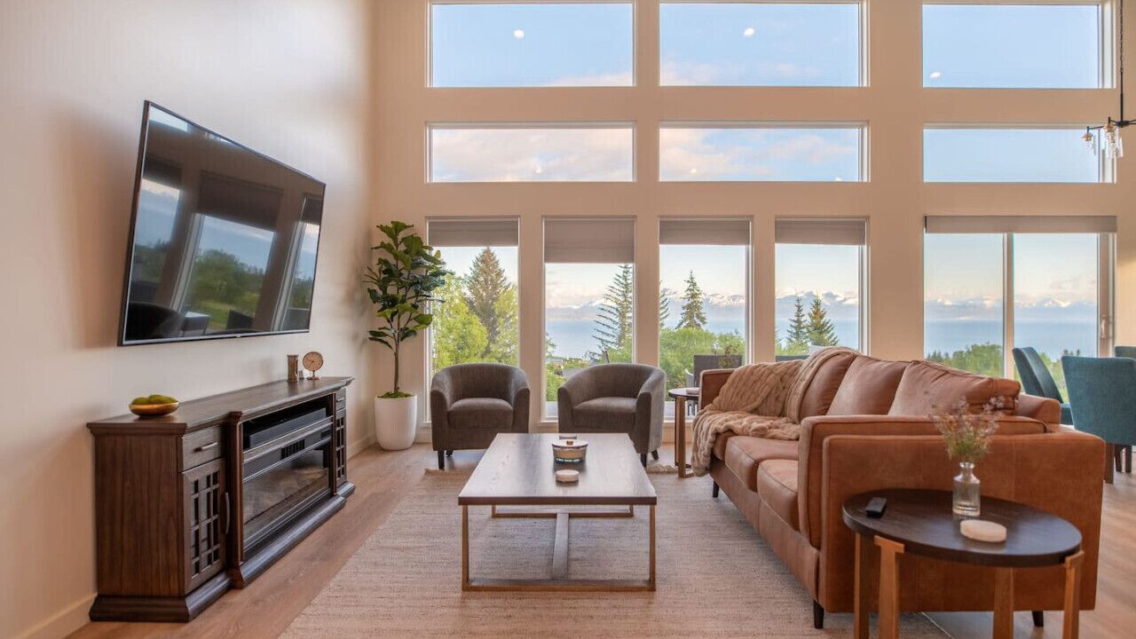 Photo of Livingroom in Homer