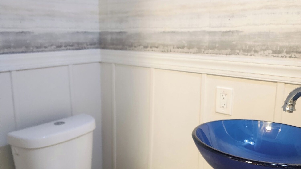 Photo of Bathroom in Belvedere Park