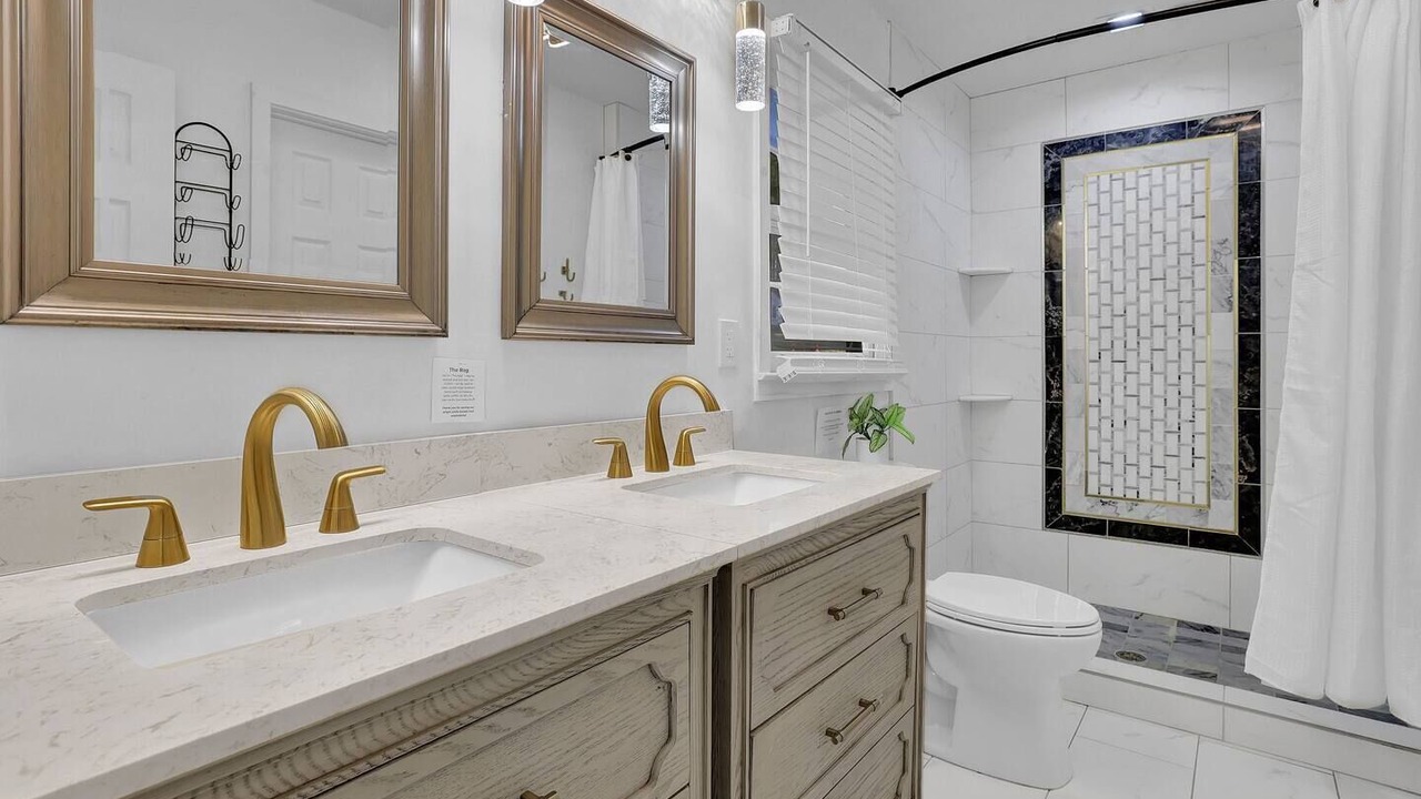 Photo of Bathroom in North Druid Hills