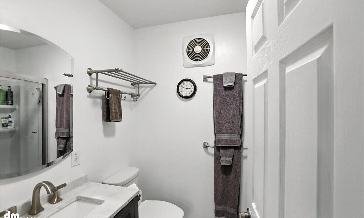 Photo of Bathroom in Mid-Hillside