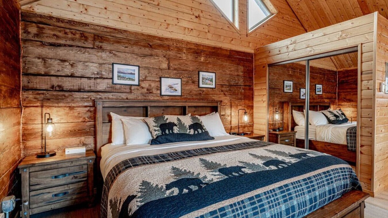 Photo of Bedroom in Homer
