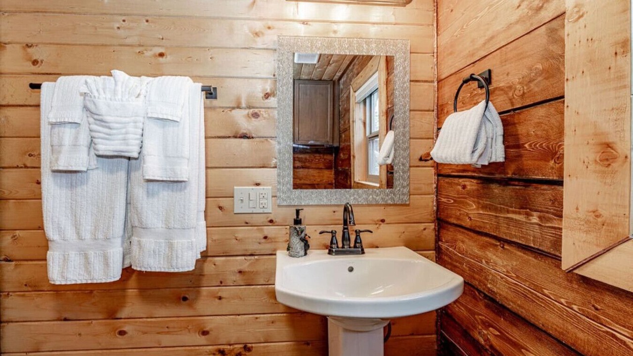 Photo of Bathroom in Homer