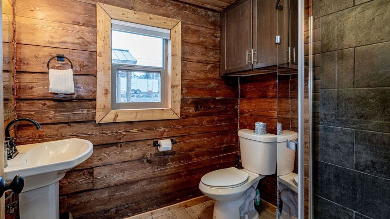 Photo of Bathroom in Homer