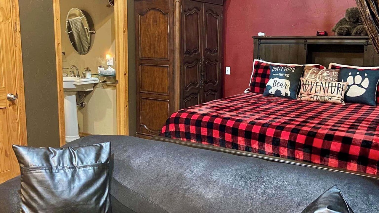 Photo of Bedroom in Kalifornsky