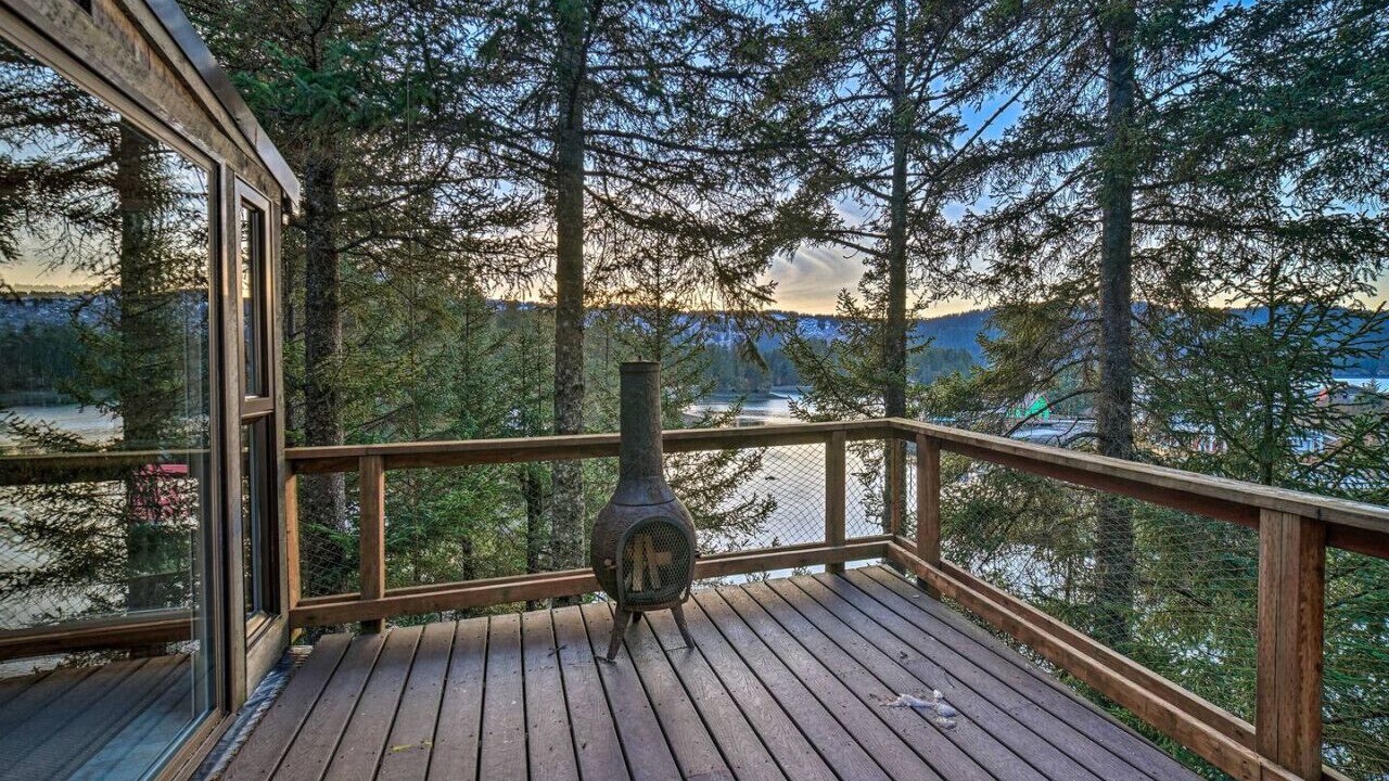 Photo of Patio Balcony in Seldovia