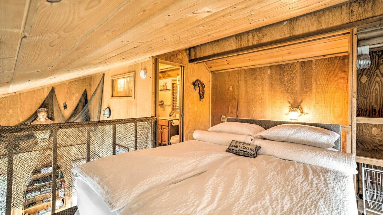 Photo of Bedroom in Seldovia