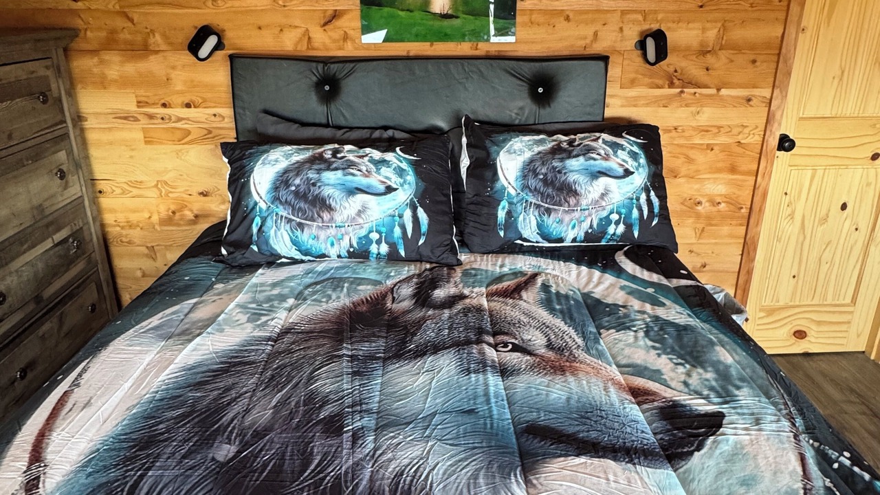 Photo of Bedroom in Clam Gulch