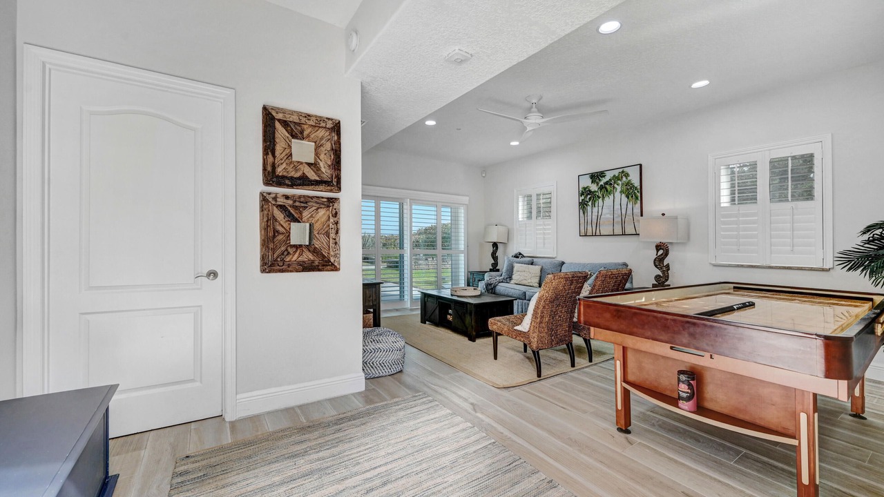 Photo of Bedroom in Sunnyland Beach