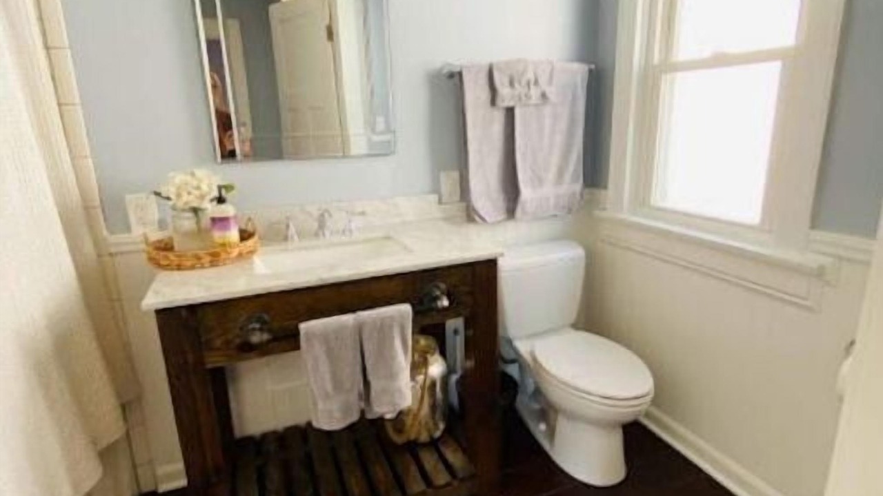 Photo of Bathroom in Downtown Columbus