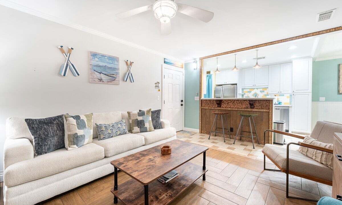Photo of Livingroom in Demere Park