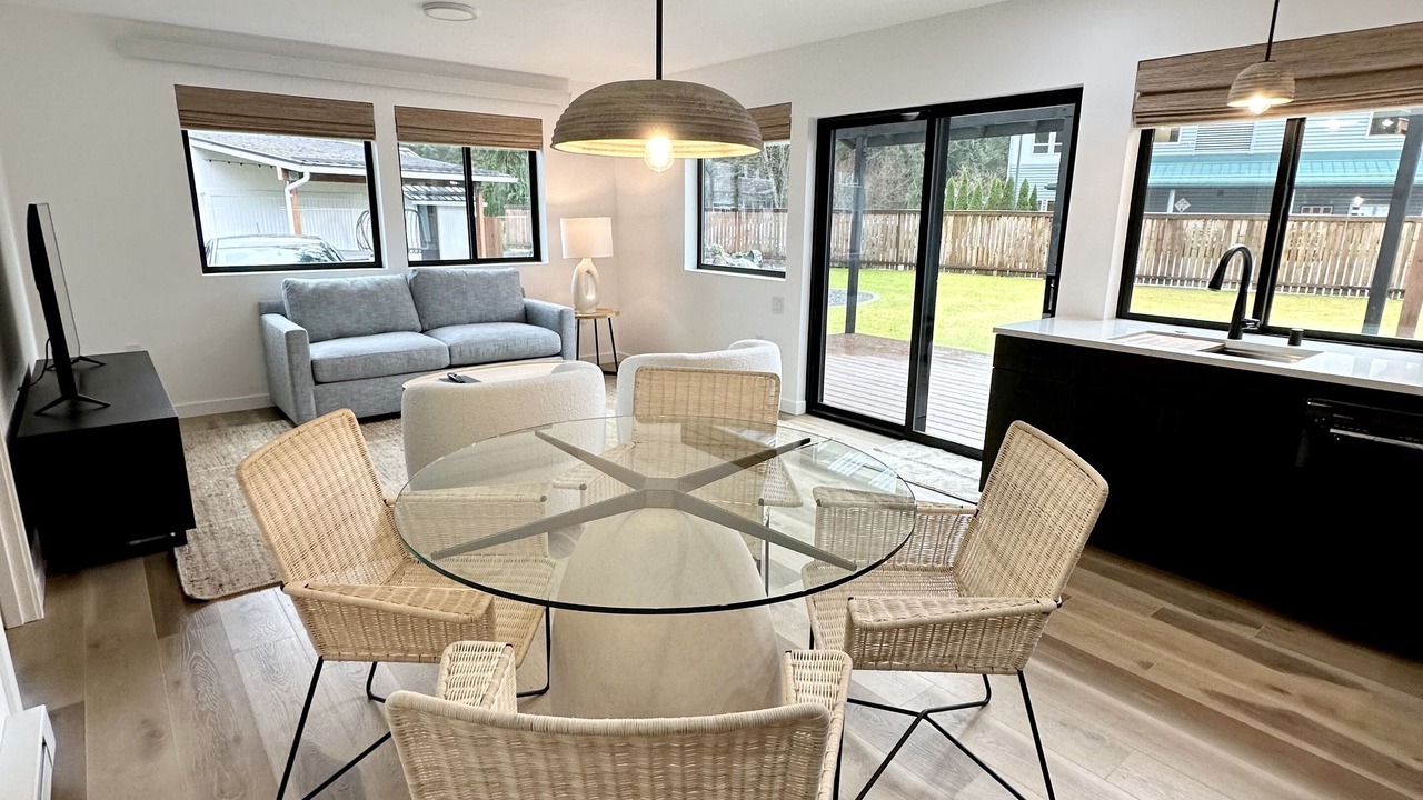 Photo of Livingroom in Mendenhall Valley