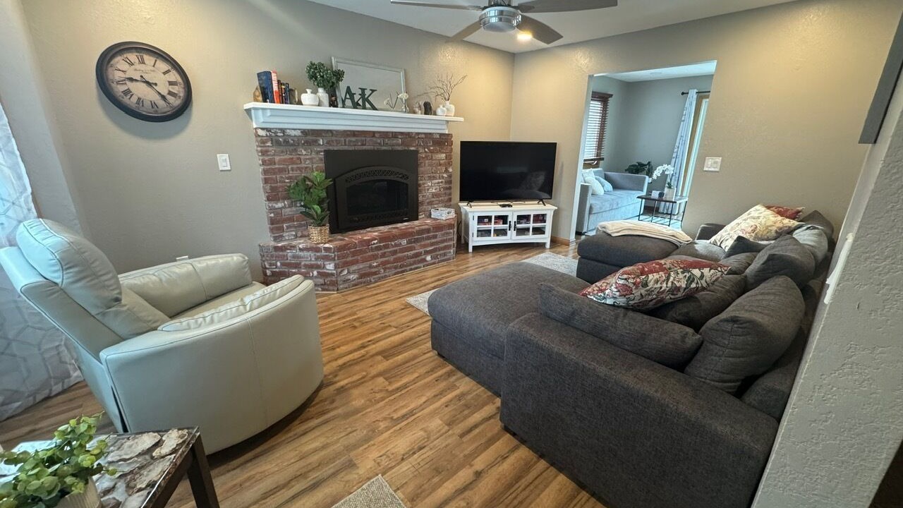 Photo of Livingroom in Eagle River
