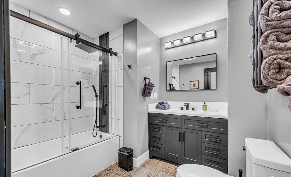 Photo of Bathroom in Mid-Hillside