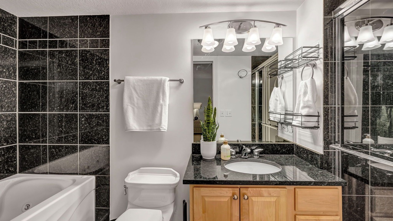Photo of Bathroom in Ohio City
