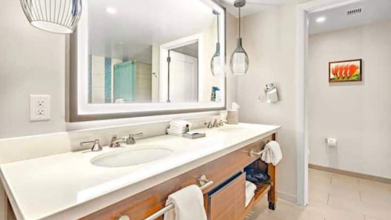 Photo of Bathroom in Lahaina