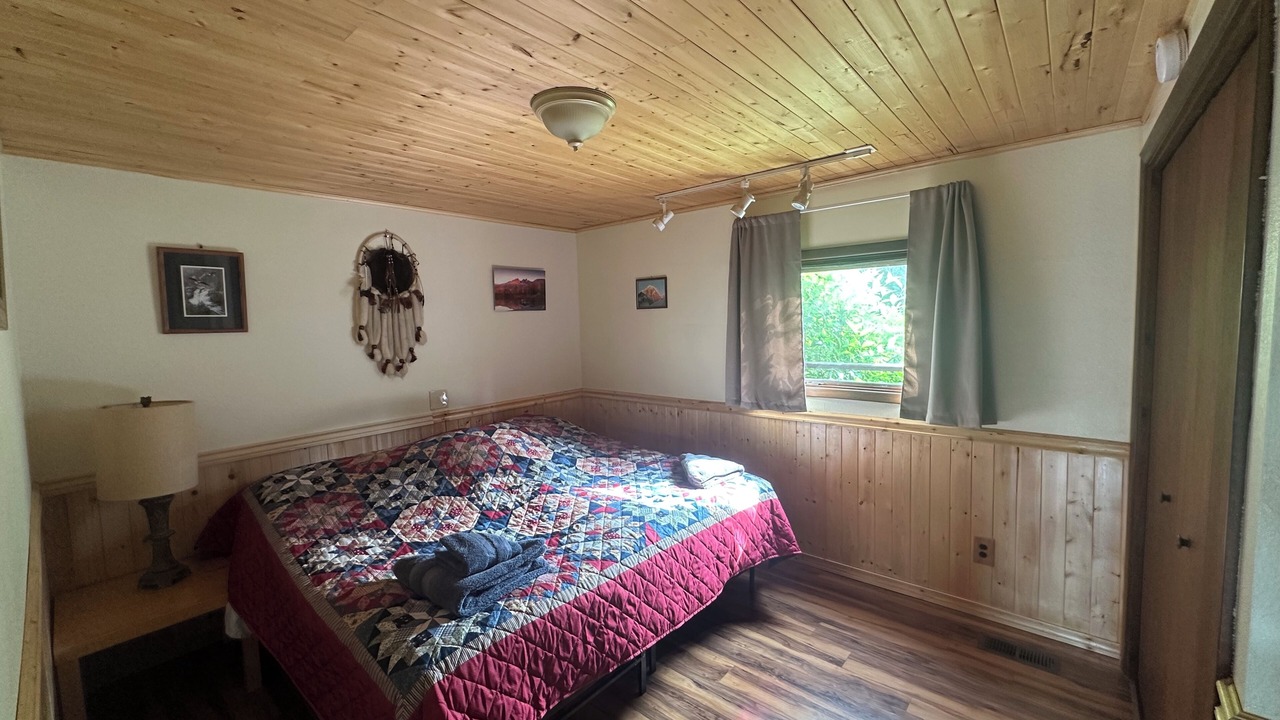 Photo of Bedroom in Knik River