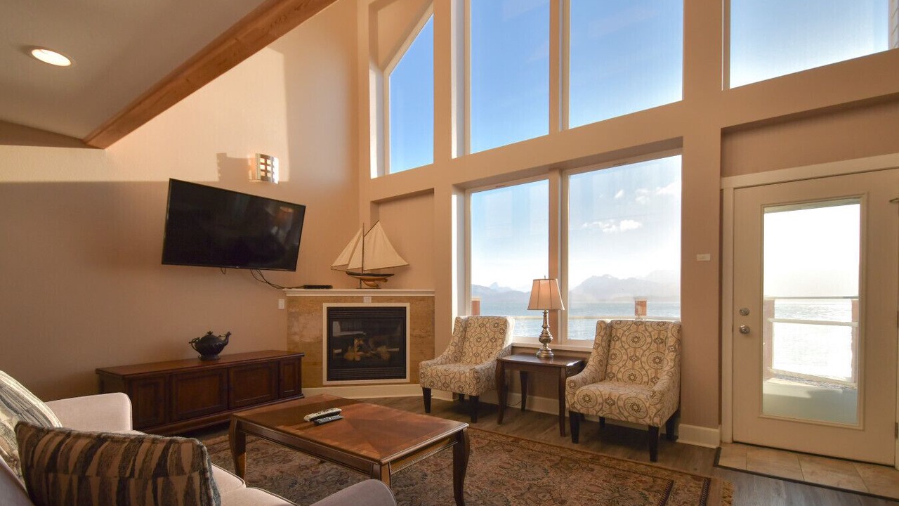 Photo of Livingroom in Homer