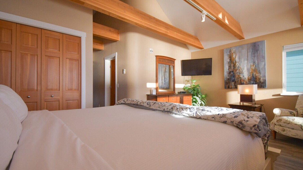 Photo of Bedroom in Homer