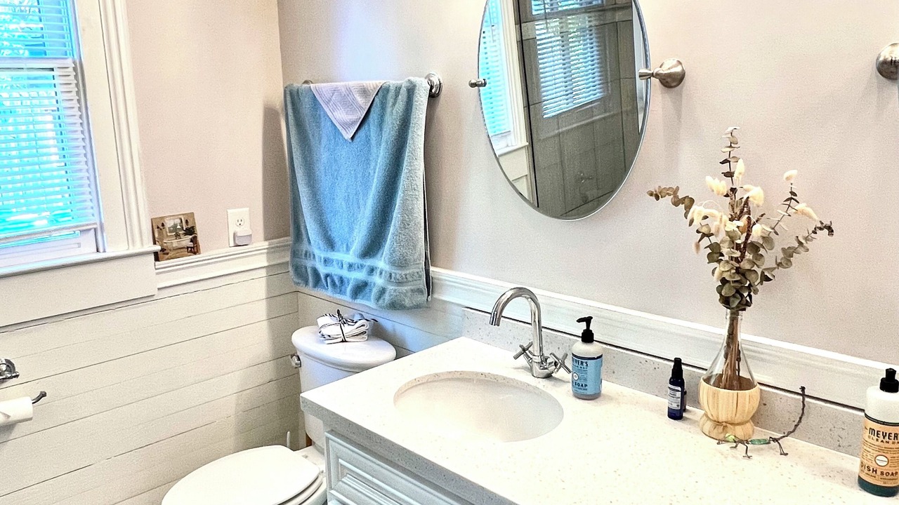 Photo of Bathroom in Cabbagetown