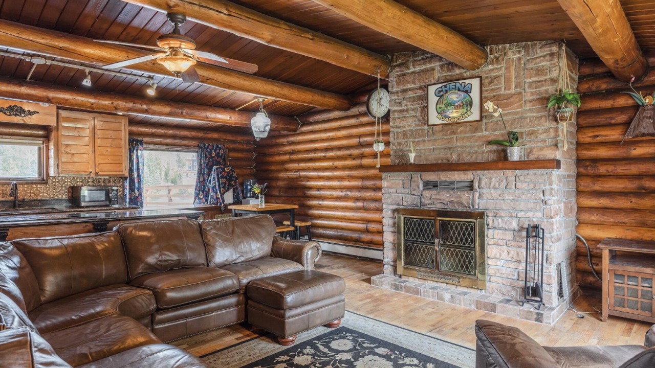 Photo of Livingroom in College