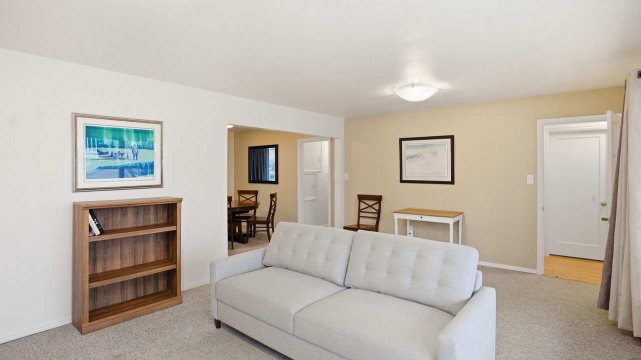 Photo of Livingroom in Downtown Anchorage