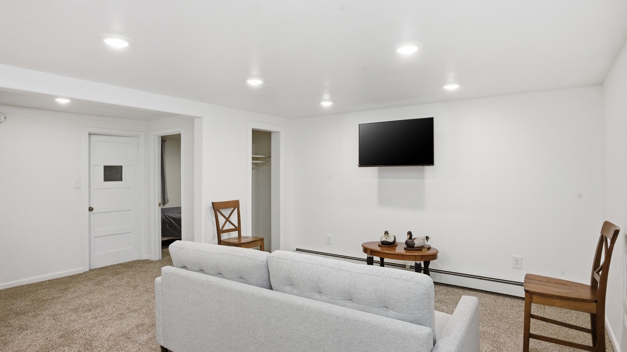 Photo of Livingroom in Downtown Anchorage
