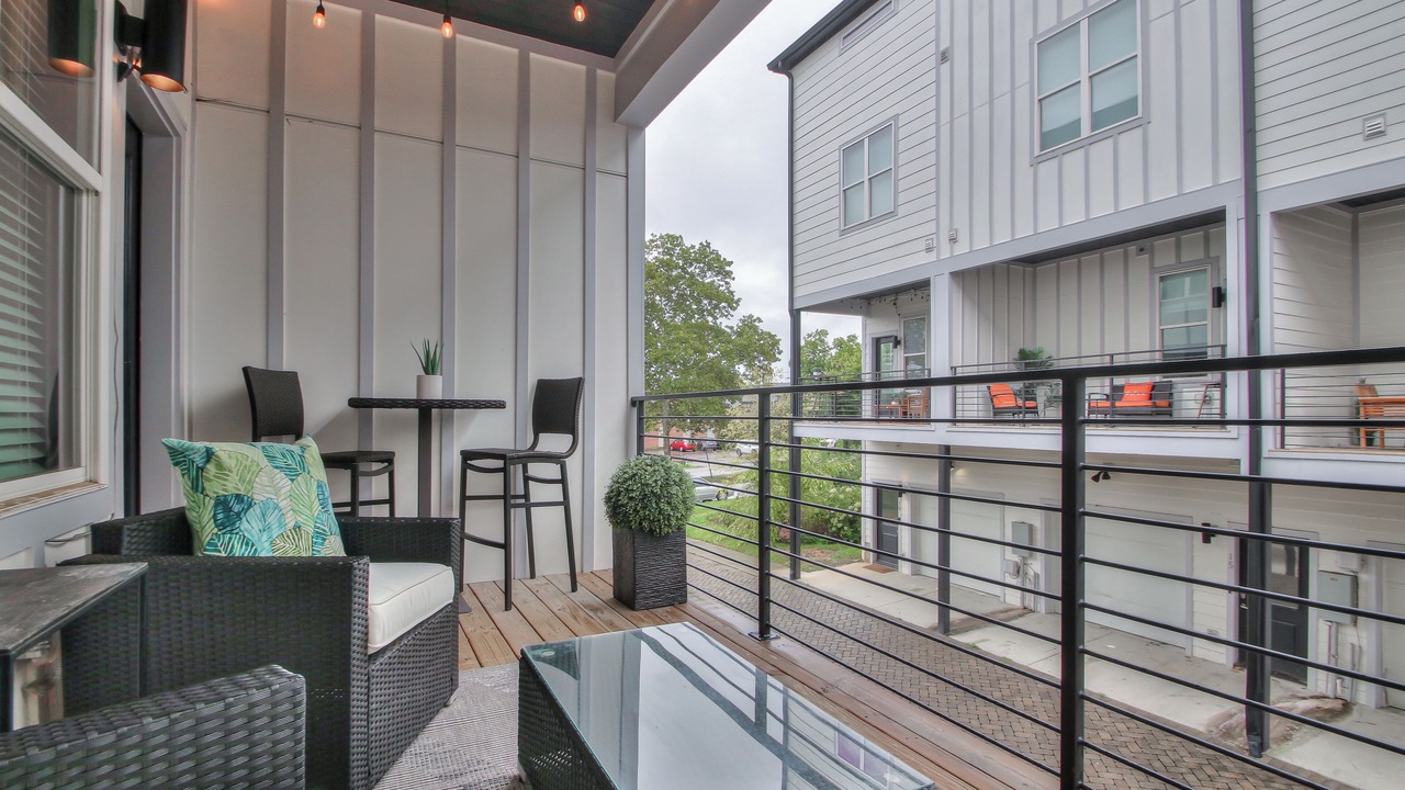 Photo of Patio Balcony in Hillsboro West End