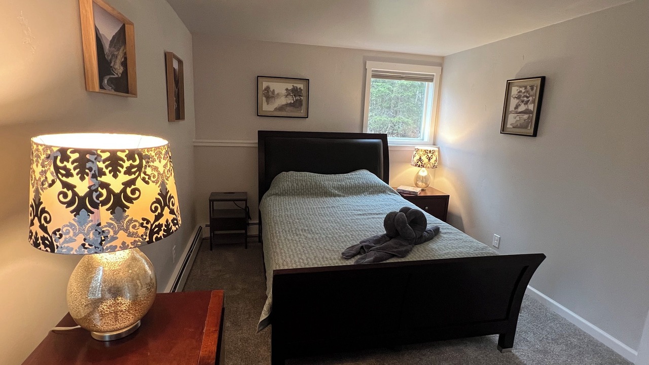 Photo of Bedroom in Mid-Hillside