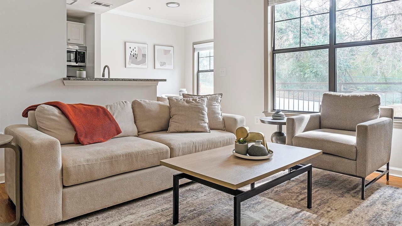 Photo of Livingroom in Piedmont Heights