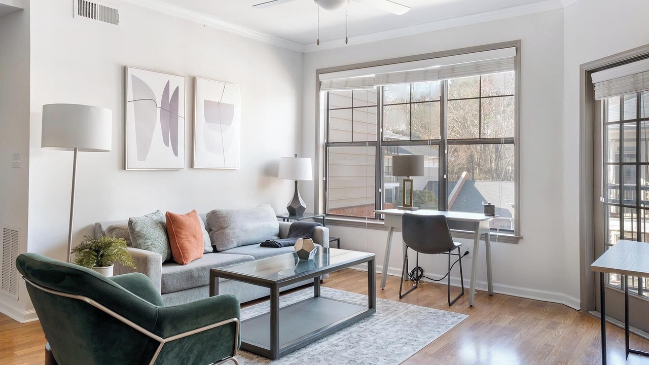 Photo of Livingroom in Piedmont Heights