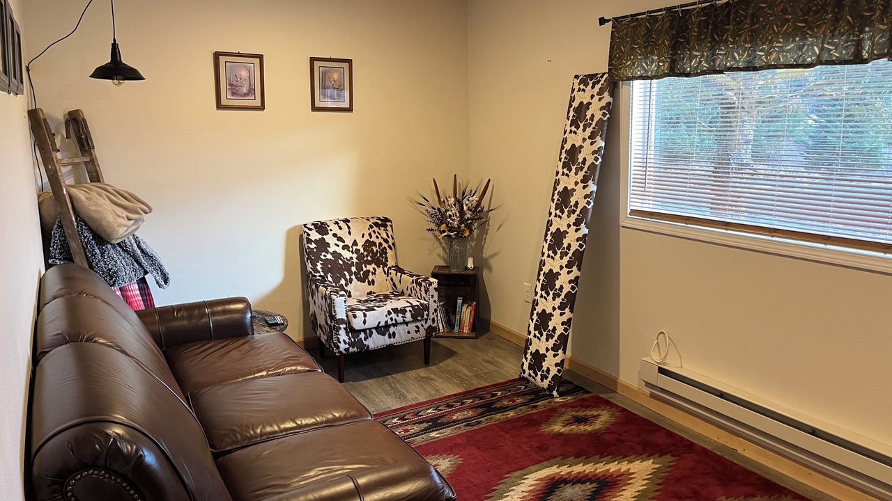 Photo of Livingroom in Chiniak