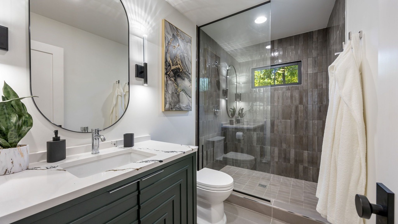 Photo of Bathroom in North Buckhead