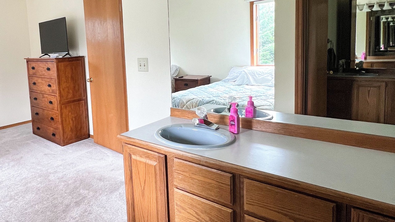 Photo of Bedroom in Kodiak