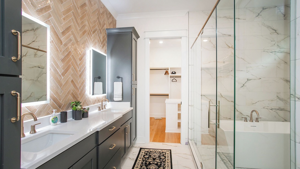 Photo of Bathroom in Historic Edgefield