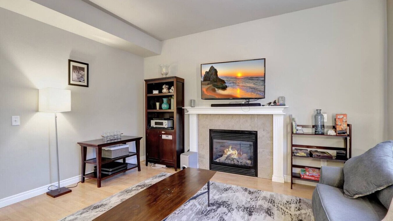 Photo of Livingroom in Northeast Anchorage